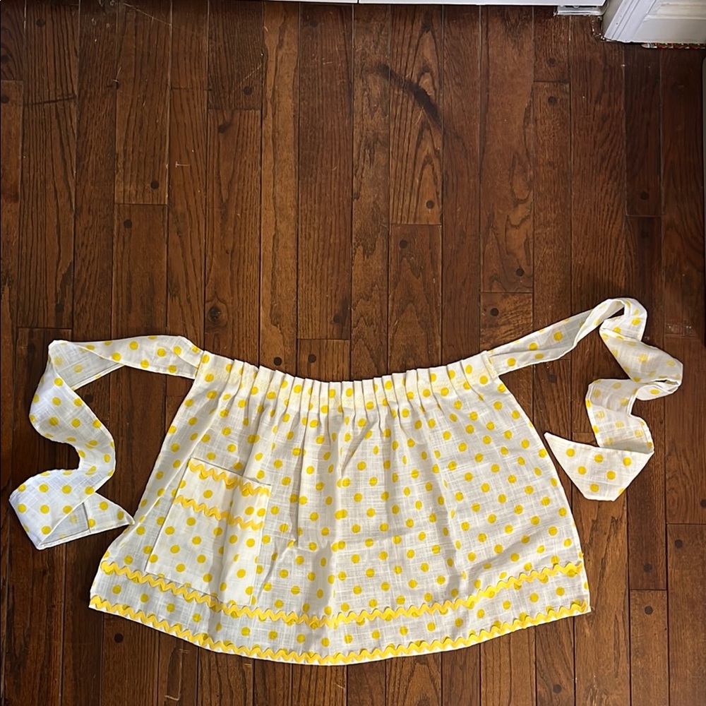 Women’s Yellow Polka Dot Apron with Pleats and Ric Rac Trim F1.
